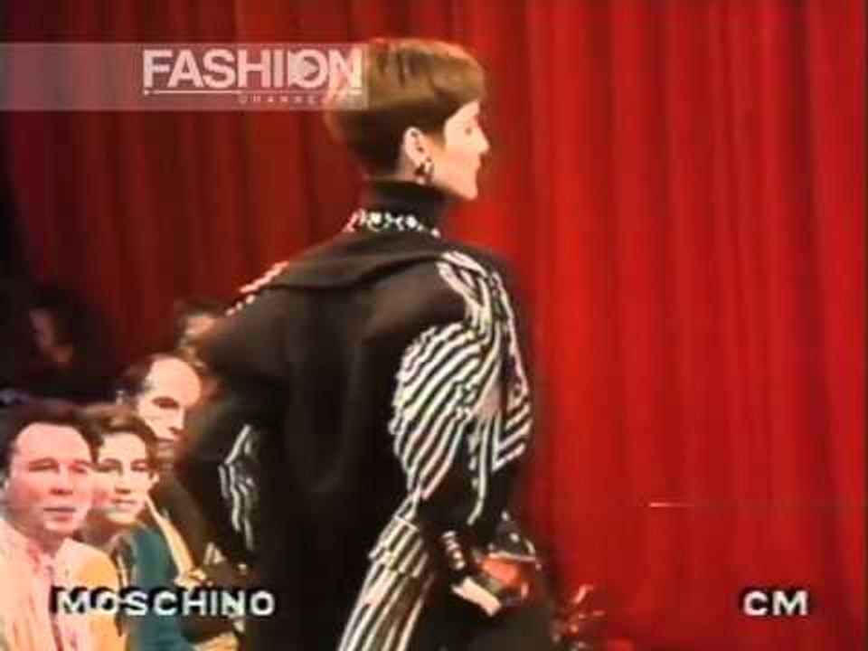 "Moschino" Autumn Winter 1989 1990 Milan pret a porter women by Canale Moda