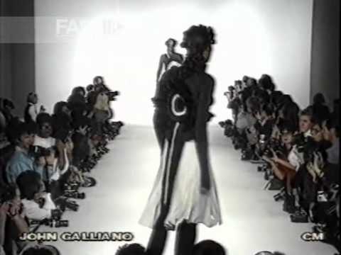 John Galliano Autumn Winter 1990 1991 Paris Pret a Porter Woman by Canale Moda
