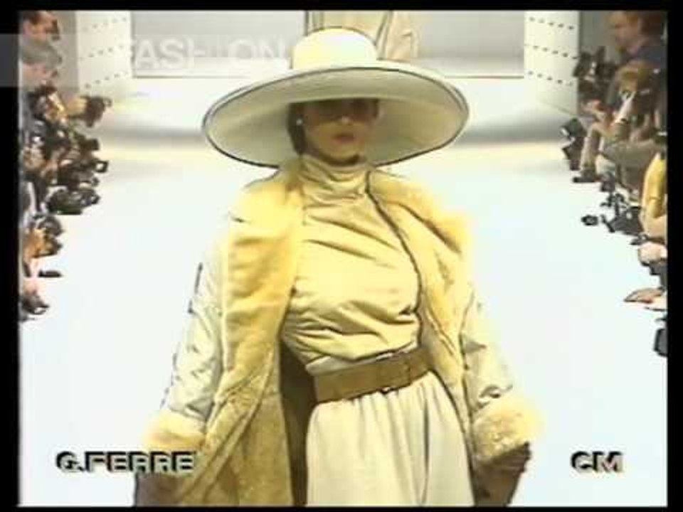 "Gianfranco Ferrè" Autumn Winter 1989 1990 Milan pret a porter women by Canale Moda