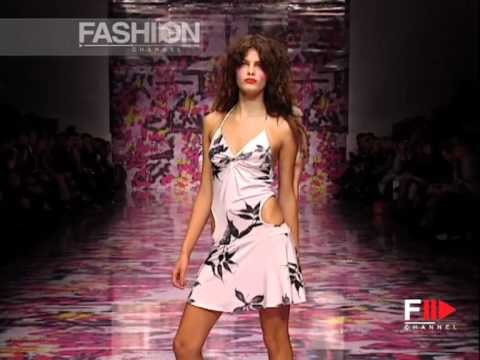 Versus Spring Summer 2002 Milan 1 of 3 pret a porter women by FashionChannel