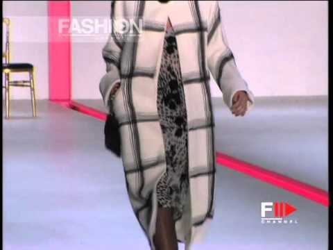 Emanuel Ungaro Autumn Winter 2001 2002 Paris 1 of 3 pret a porter women by FashionChannel