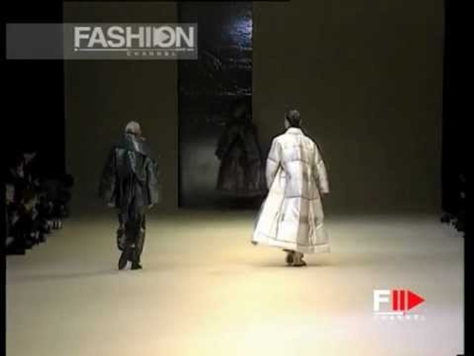 "Issey Miyake" Autumn Winter 1995 1996 Paris 7 of 7 pret a porter woman by FashionChannel