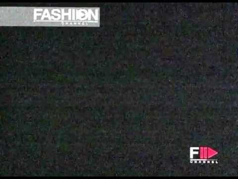 Giorgio Armani Autumn Winter 1995 1996 Milan 10 of 10 pret a porter woman by FashionChannel