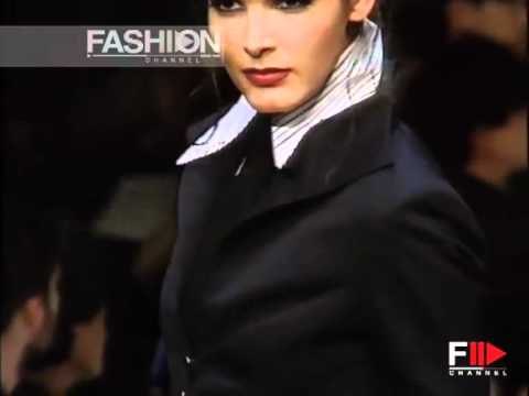 Karl Lagerfeld Autumn Winter 1992 1993 Paris 3 of 4 Pret a Porter Woman by FashionChannel