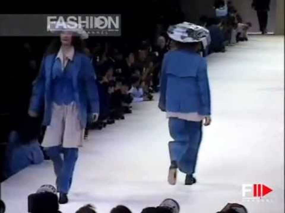 "Issey Miyake" Autumn Winter 1992 1993 Paris 2 of 3 Pret a Porter Woman by FashionChannel
