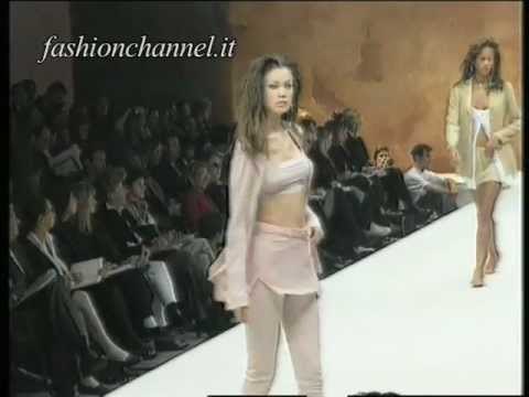Rifat Ozbek Spring Summer 1994 Milan 3 of 4 pret a porter woman by FashionChannel