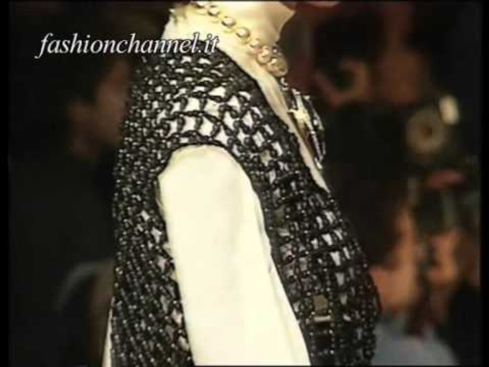 "Valentino" Spring Summer 1993 Paris 2 of 5 pret a porter woman by FashionChannel