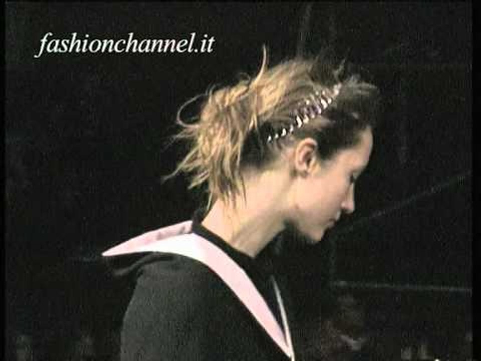 "Yohji Yamamoto" Autumn Winter 1994 1995 Paris 5 of 5 pret a porter woman by FashionChannel