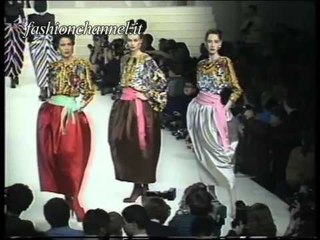 "Valentino" Autumn Winter 1988 1989 Paris 2 of 2 pret a porter woman by FashionChannel
