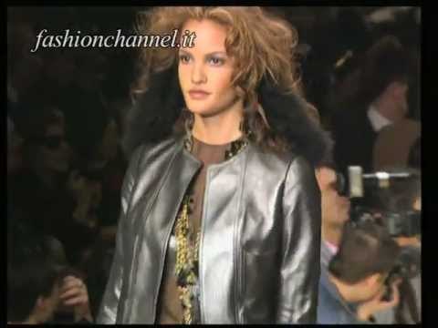 Chanel Autumn Winter 1994 1995 Paris 5 of 6 pret a porter woman by FashionChannel