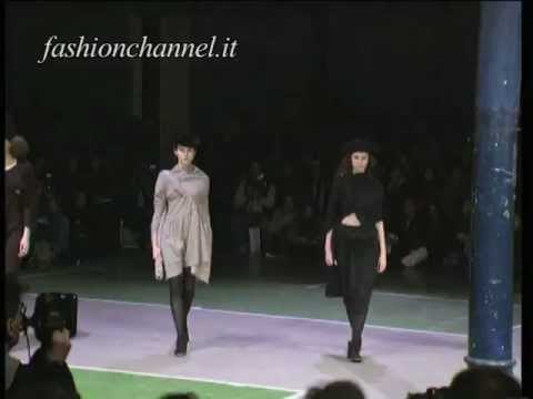 Comme des Garcons Autumn Winter 1994 1995 Paris 7 of 7 pret a porter woman by FashionChannel