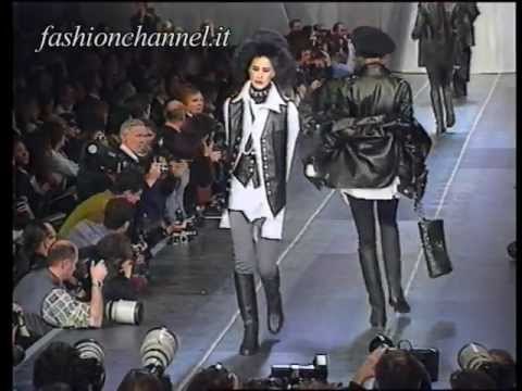 Chanel Autumn Winter 1993 1994 Paris 2 of 4 pret a porter woman by FashionChannel