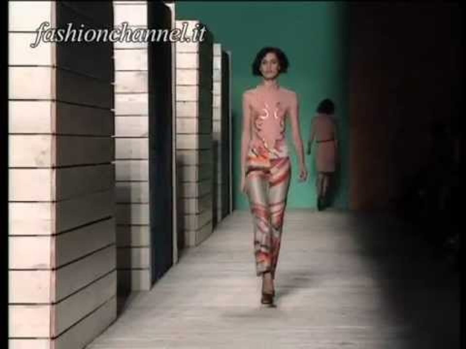 "Versus" Spring Summer 2001 Milan 1 of 4 pret a porter woman by FashionChannel