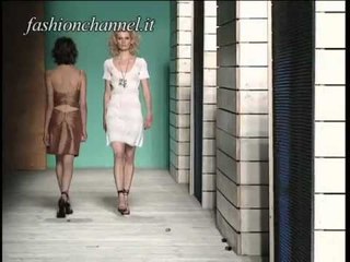"Versus" Spring Summer 2001 Milan 3 of 4 pret a porter woman by FashionChannel