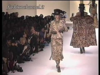 "Valentino" Autumn Winter 1993 1994 Paris 1 of 4 pret a porter women by FashionChannel