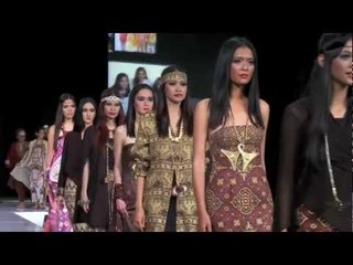 "Irna Mutiara" Spring Summer 2011 Jakarta HD pret a porter women by FashionChannel