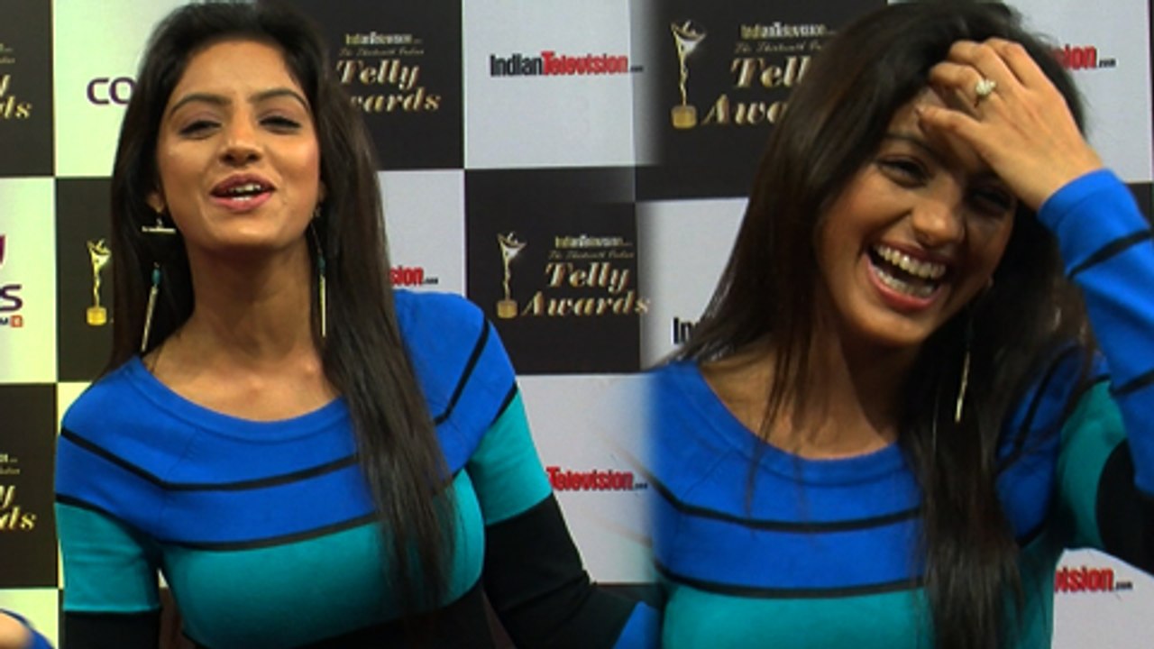 Diya Aur Baati Hum Sandhya aka Deepika Singh Turn Hot At Telly Awards 2014