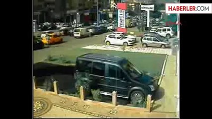 F-16 Pilotunu Cadde Ortasında Öldüresiye Dövdüler