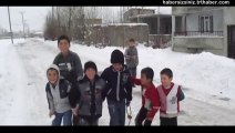 Çocukların Kar Üstünde Halay Keyfi _)