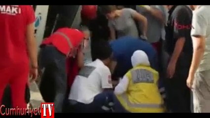 Frenleri boşalan beton mikserin altında kaldı