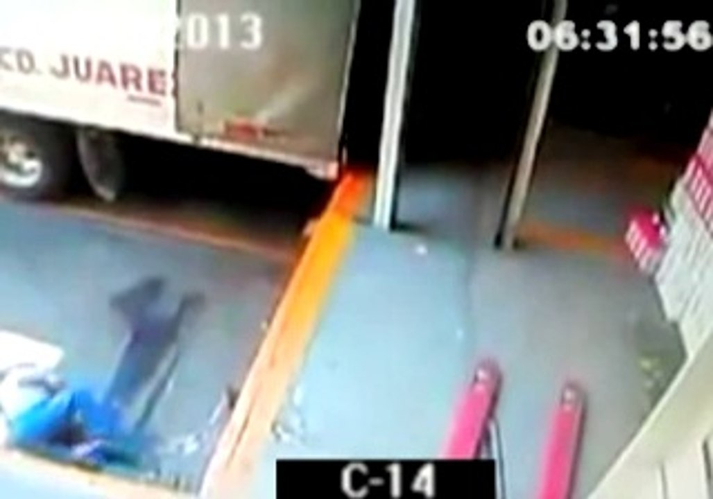 Delivery Man Epic Fail