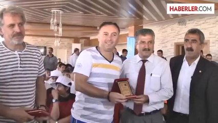 "Futbolun Ustaları Geleceğin Yıldızlarıyla Buluşuyor" Projesi -