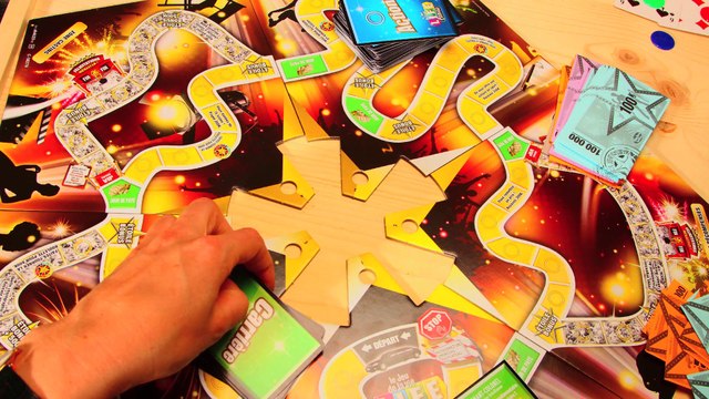 Hâte-toi lentement: le Destins de la Coupe du monde