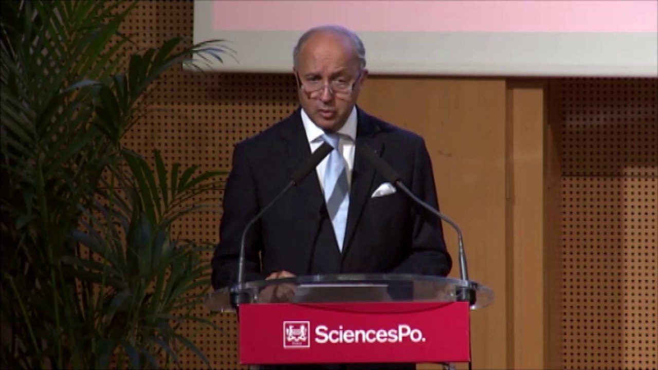 Lapsus pour Fabius: il mélange Irak et Chirac