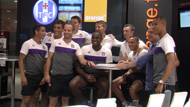 Session dédicaces du TFC chez Orange