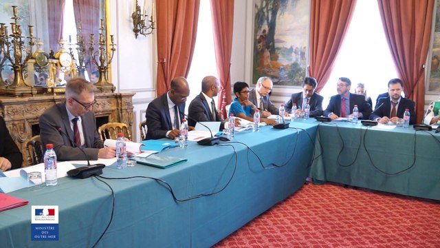 George Pau-Langevin reçoit les parlementaires ultramarins