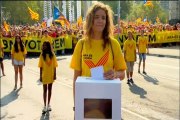 Los catalanes salen a la calla a celebrar la Diada