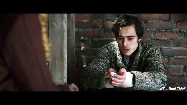 La Voleuse de Livres - Extrait (2) VO