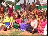 Women protest against attack on women journalists in Visakha