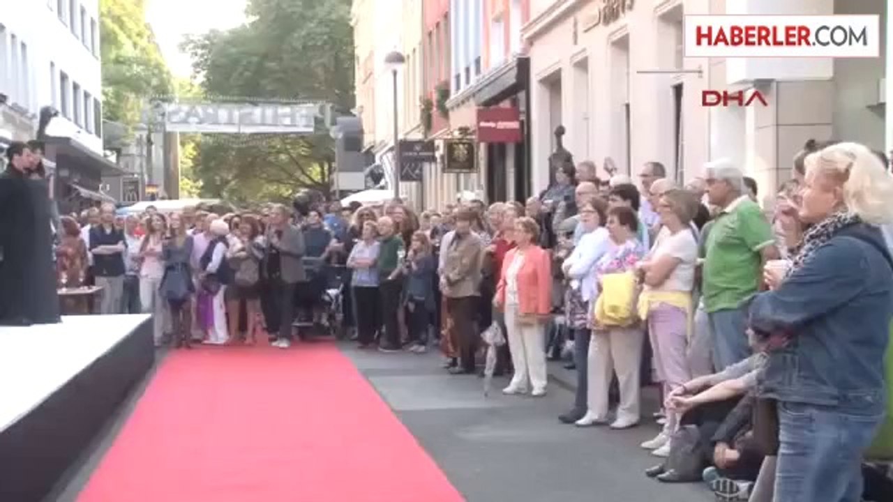 Moda Festivalinin Yıldızı Türk Modacı Olcay Krafft Oldu