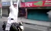 old man riding a bike in v funny way ..a video u have never seen before......