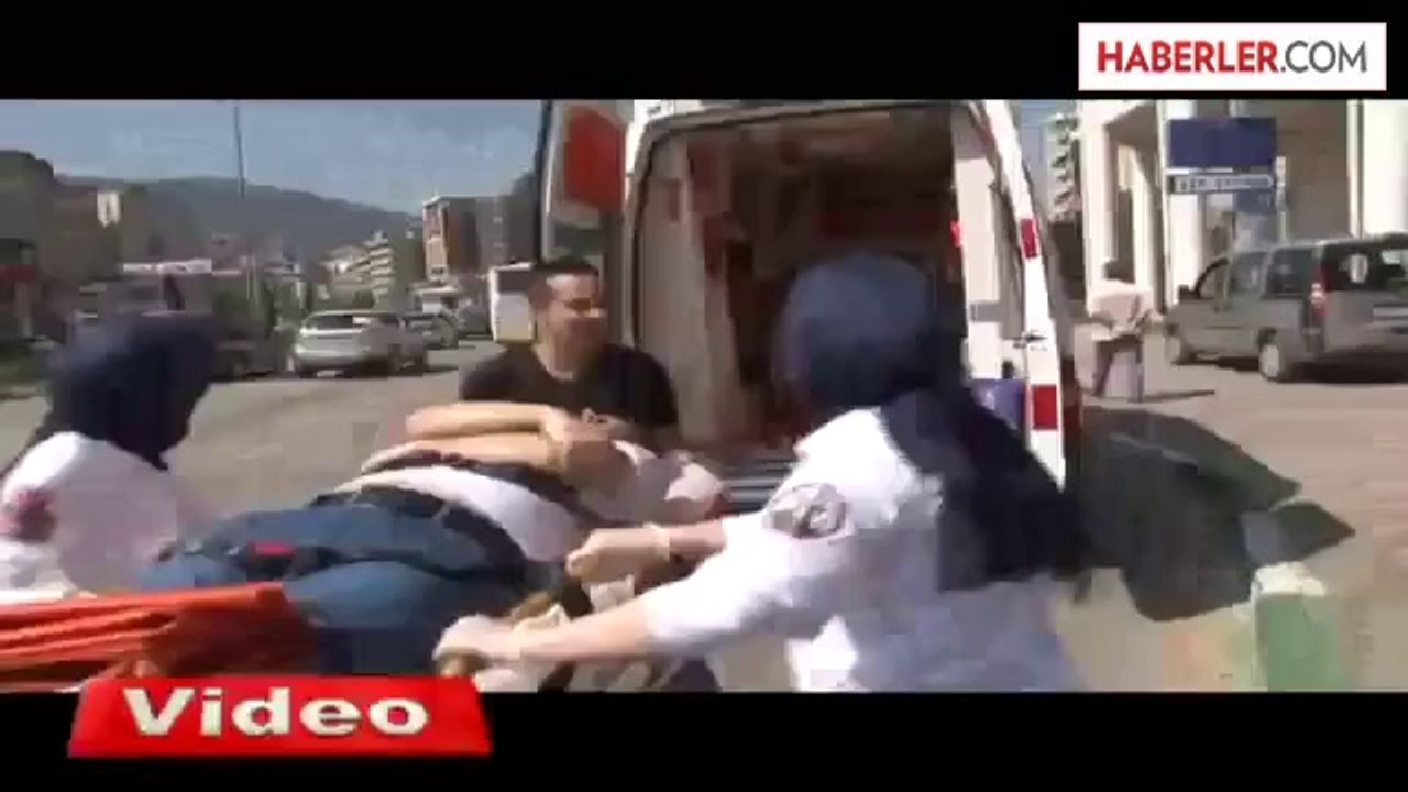 Görme Engelli Vatandaş, Metronun Vagonlarının Arasına Düştü