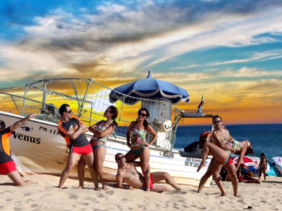 SOBRAN LAS PALABRAS...