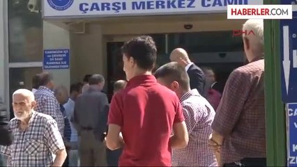 Abdullah Gül Cuma Namazını Yeniköy Camii'nde Kıldı