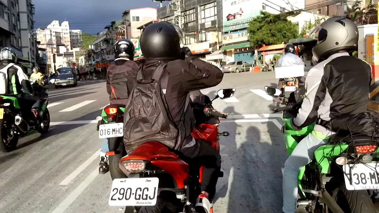 More Scooter VS Motorcycle