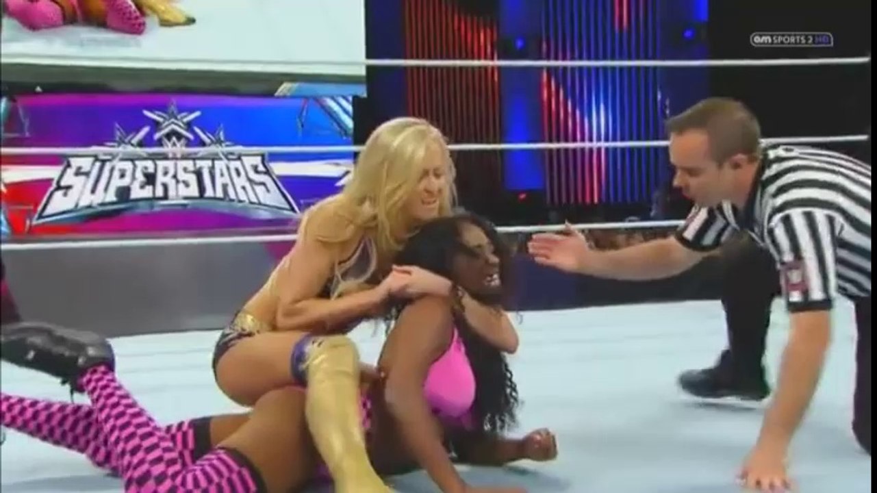 Naomi Vs Summer Rae