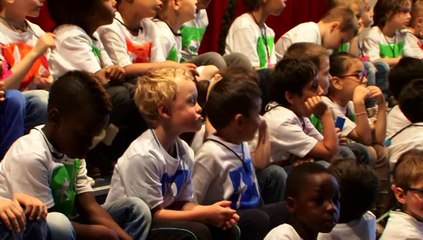 2014 - Chapitre 18 - Chanson de COSMOPOLUX - la planète des alphas