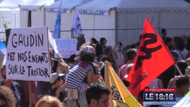 Rythmes scolaires : Gaudin met nos enfants sur le trottoir