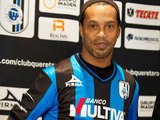Ronaldinho Gaúcho é apresentado oficialmente no Querétaro
