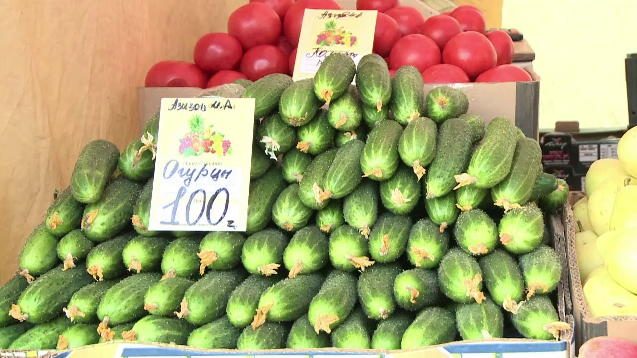 Russian shoppers react to new EU sanctions