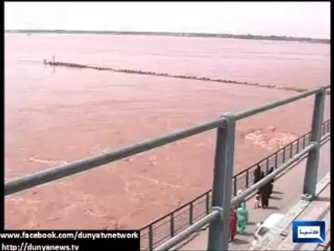 Dunya News- Water enters areas around Multan as Chenab continues its destructive run.