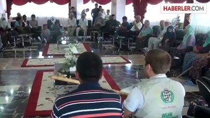 Yetim çocuklardan huzurevine ziyaret -