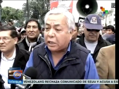 Peruanos rechazan privatización de empresa estatal de agua potable