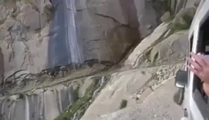 Very Dangerous Road In The World [HD] Very Interesting And Amazing Video 2014