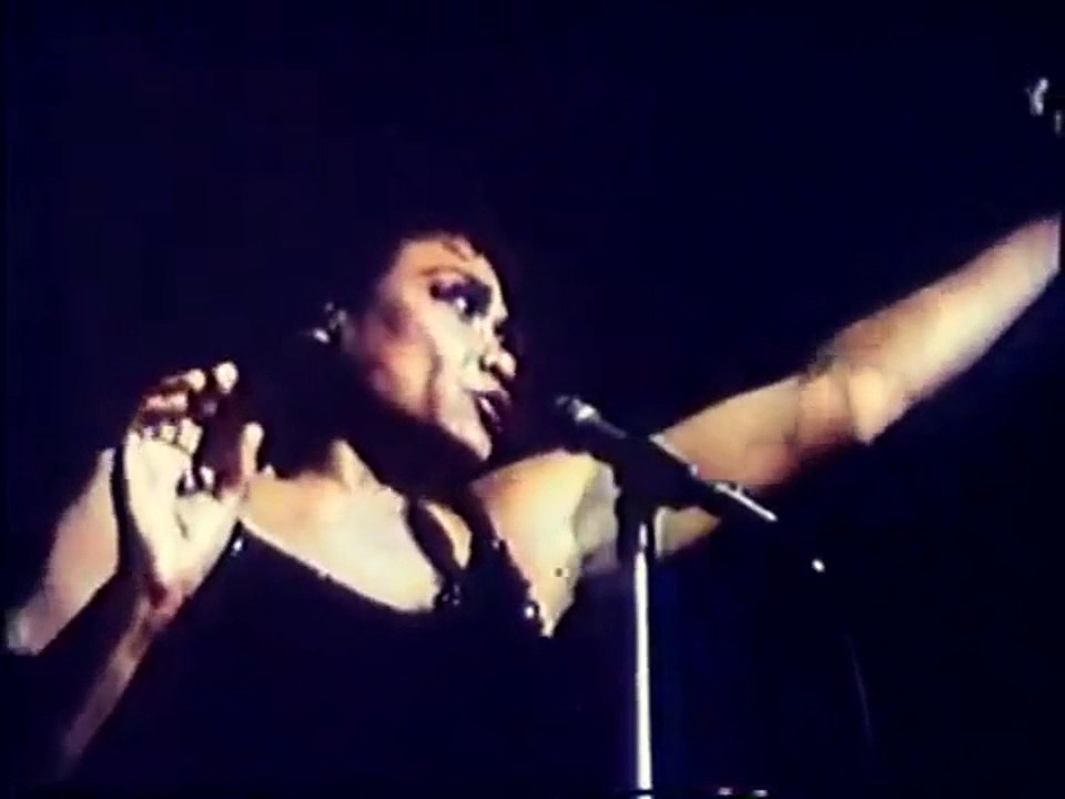 EARTHA KITT – I Wanna Be Evil / C'est si bon (live on stage, HD)
