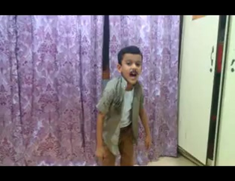 Akshay Kumar's Scene Of Rowdy Rathore - By " Izn-e-Kashan " ( Jo Main Bolta Hun Woh main Karta Hun )